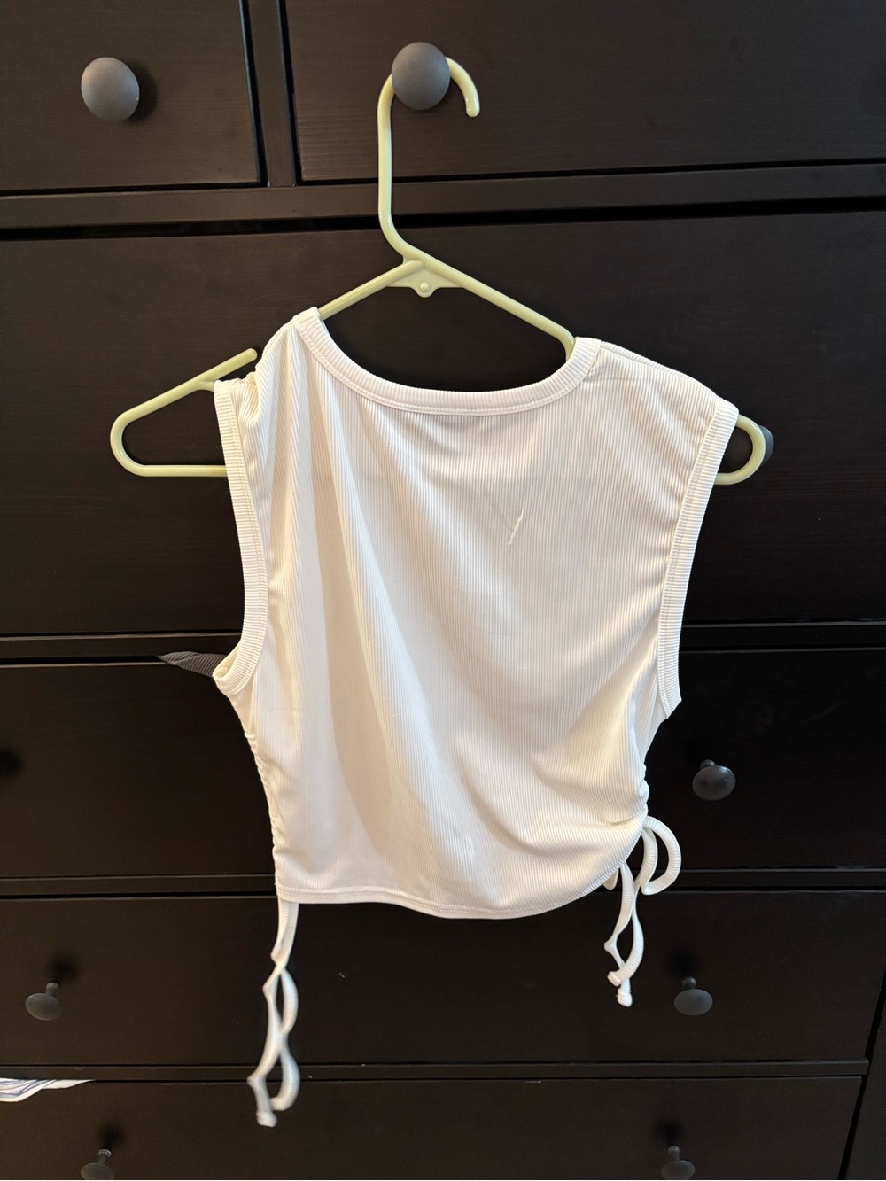 Sleeveless White Ribbed Drawstring Tank Top - Picture 3 of 3